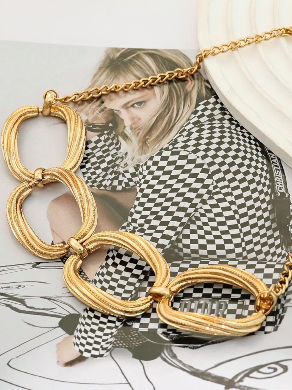 Valoura Oversized Gold Choker Necklace - Picture 4 of 5